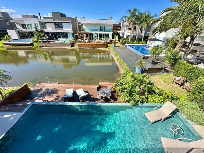 SOBRADO À VENDA  CONDOMÍNIO MALIBU BEIRA LAGO COM DECK E PISCINA: 28ª foto da galeria de imagens do imóvel