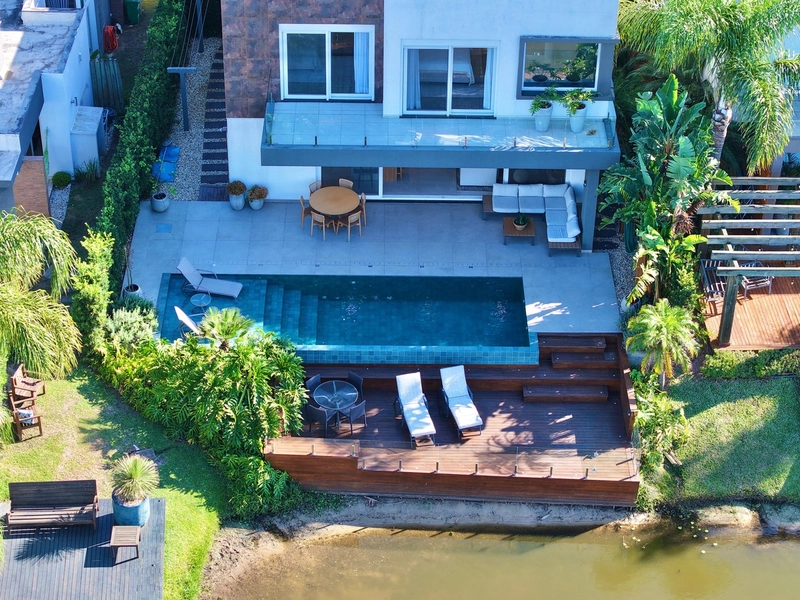 SOBRADO À VENDA  CONDOMÍNIO MALIBU BEIRA LAGO COM DECK E PISCINA: 29ª foto da galeria de imagens do imóvel