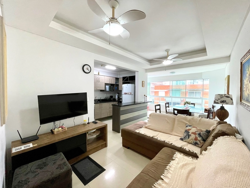 Sacadão de frente com churrasqueira, apartamento amplo e bem iluminado: 7ª foto da galeria de imagens do imóvel