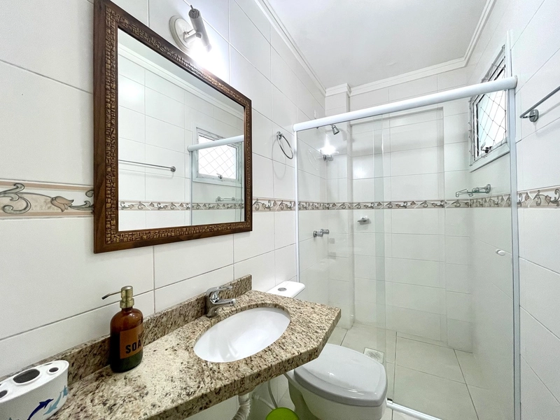Sacadão de frente com churrasqueira, apartamento amplo e bem iluminado: 1ª foto da galeria de imagens do imóvel