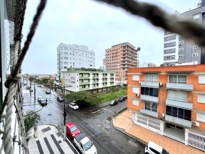 Sacadão de frente com churrasqueira, apartamento amplo e bem iluminado: 15ª foto da galeria de imagens do imóvel