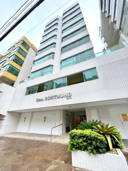 Sacadão de frente com churrasqueira, apartamento amplo e bem iluminado: 6ª foto da galeria de imagens do imóvel