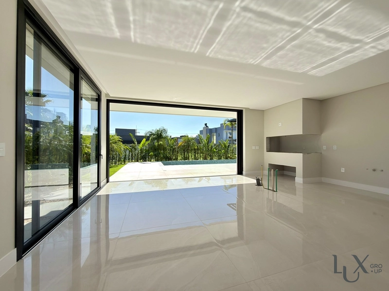 SOBRADO NEOCLÁSSICO À VENDA! 5 SUÍTES • ACESSO À LAGOA • 401 M²: 7ª foto da galeria de imagens do imóvel