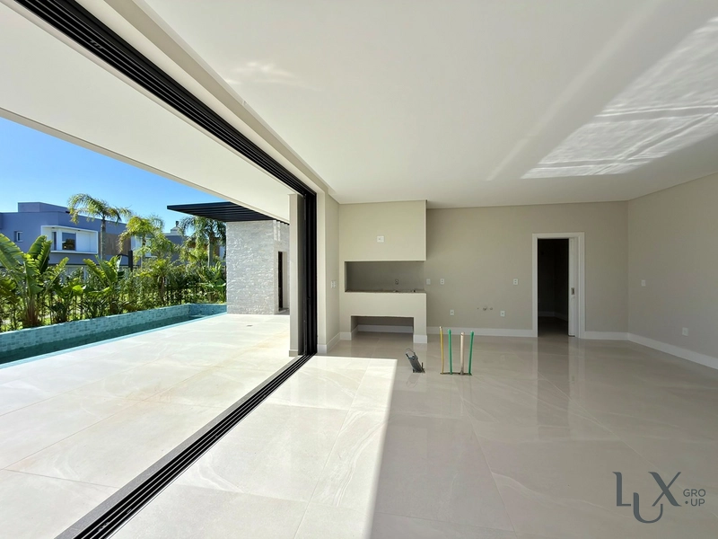 SOBRADO NEOCLÁSSICO À VENDA! 5 SUÍTES • ACESSO À LAGOA • 401 M²: 8ª foto da galeria de imagens do imóvel
