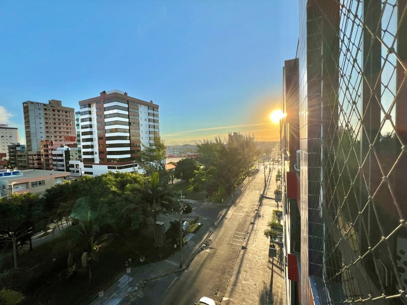 Apartamento de 03 dormitórios de frente pra Praça Flávio Boianoowisky: 2ª foto da galeria de imagens do imóvel