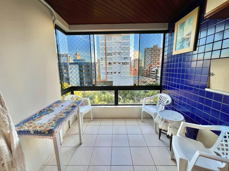 Apartamento de 03 dormitórios de frente pra Praça Flávio Boianoowisky: 1ª foto da galeria de imagens do imóvel