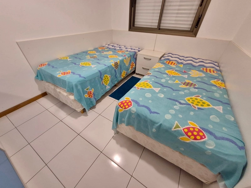 AMPLO APARTAMENTO DE 03 DORMITÓRIOS A UMA QUADRA DO MAR: 14ª foto da galeria de imagens do imóvel