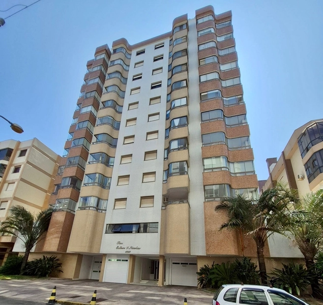AMPLO APARTAMENTO DE 03 DORMITÓRIOS A UMA QUADRA DO MAR: 17ª foto da galeria de imagens do imóvel