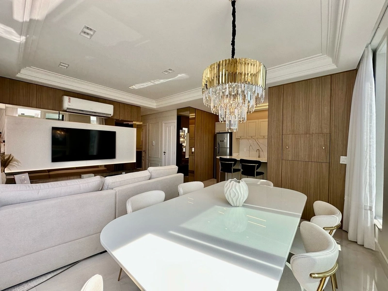 APARTAMENTO FINAMENTE MOBILIADO E DECORADO: 2ª foto da galeria de imagens do imóvel