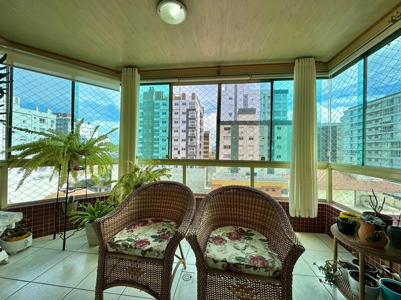 APARTAMENTO À VENDA COM SACADA DE FRENTE: 4ª foto da galeria de imagens do imóvel