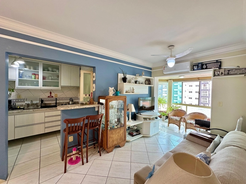 APARTAMENTO À VENDA COM SACADA DE FRENTE: 2ª foto da galeria de imagens do imóvel