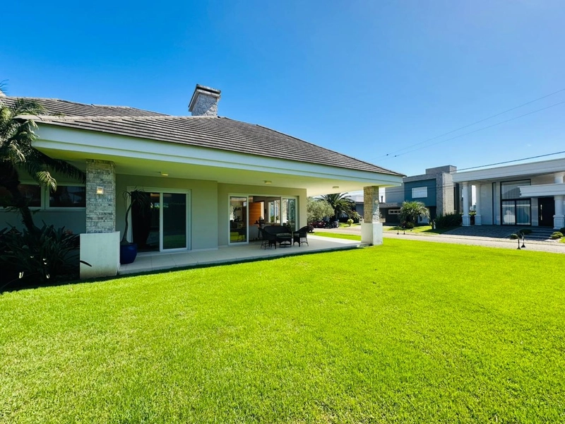 CASA EM CONDOMÍNIO FECHADO DE R$ 2.300.000,00 POR R$ 1.970.000,00: 8ª foto da galeria de imagens do imóvel