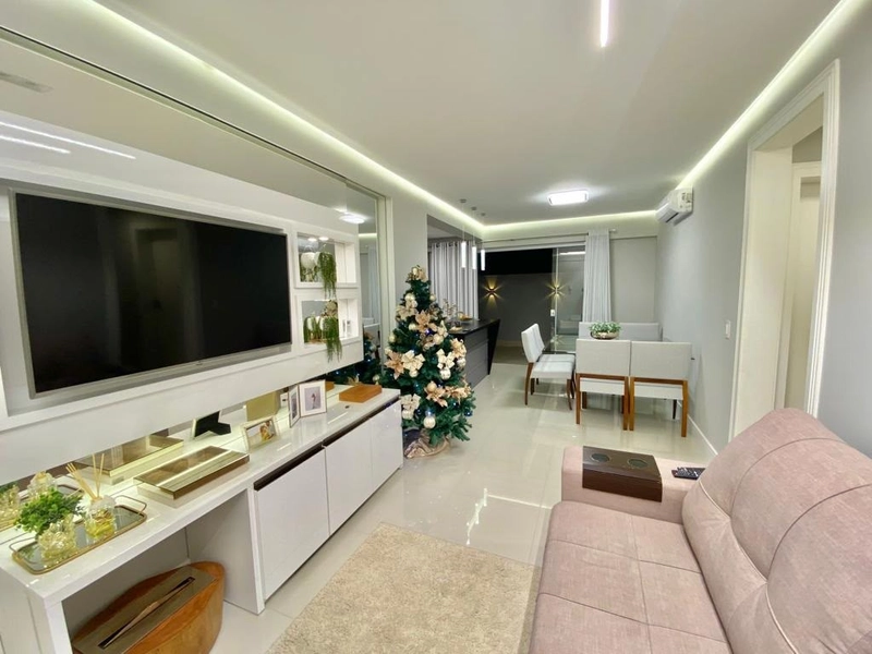 APARTAMENTO NO CENTRO COM TERRAÇO!!!: 2ª foto da galeria de imagens do imóvel