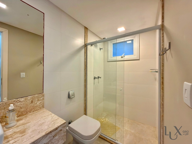 CASA UMA QUADRA DO MAR, NO CENTRO DE ATLÂNTIDA: 24ª foto da galeria de imagens do imóvel