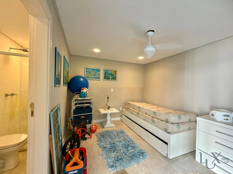 CASA UMA QUADRA DO MAR, NO CENTRO DE ATLÂNTIDA: 16ª foto da galeria de imagens do imóvel