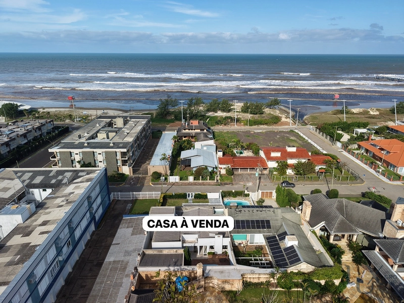 CASA UMA QUADRA DO MAR, NO CENTRO DE ATLÂNTIDA: 29ª foto da galeria de imagens do imóvel