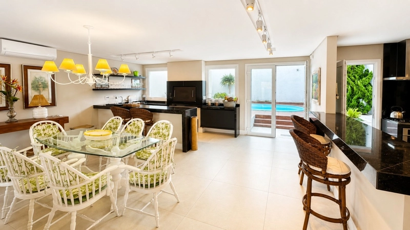CASA UMA QUADRA DO MAR, NO CENTRO DE ATLÂNTIDA: 14ª foto da galeria de imagens do imóvel