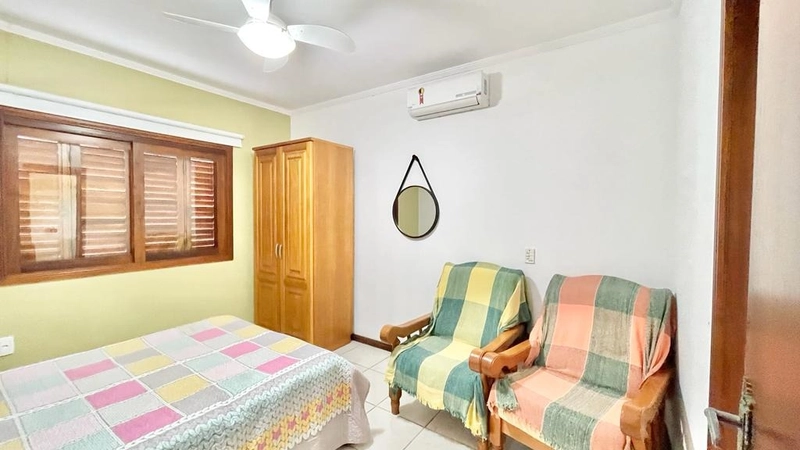 Casa a uma quadra do mar: 6ª foto da galeria de imagens do imóvel