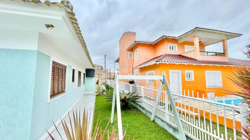 Casa a uma quadra do mar: 5ª foto da galeria de imagens do imóvel