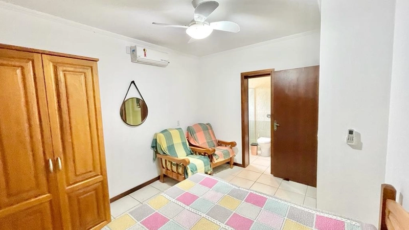 Casa a uma quadra do mar: 10ª foto da galeria de imagens do imóvel
