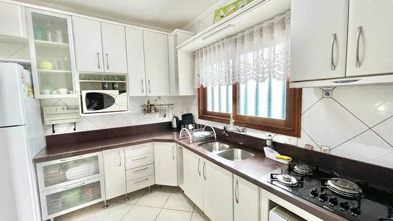 Casa a uma quadra do mar: 13ª foto da galeria de imagens do imóvel