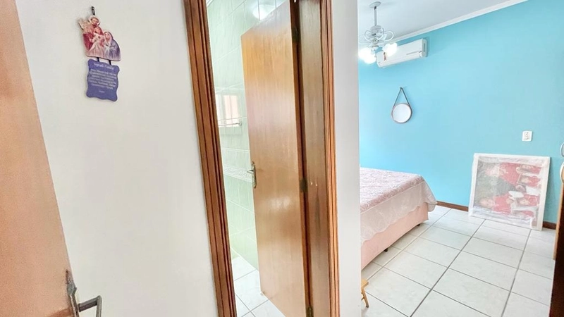 Casa a uma quadra do mar: 25ª foto da galeria de imagens do imóvel