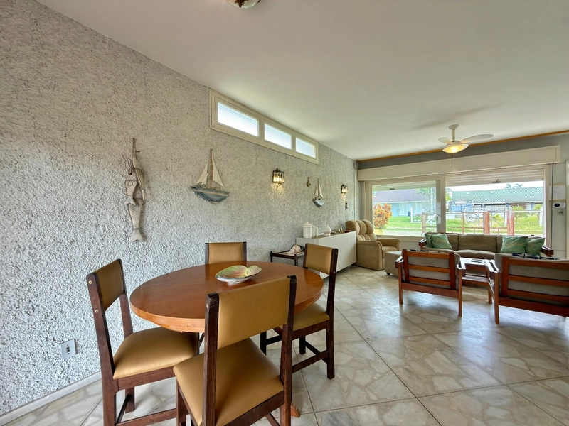 CASA EM ATLÂNTIDA COM DOIS TERRENOS: 5ª foto da galeria de imagens do imóvel