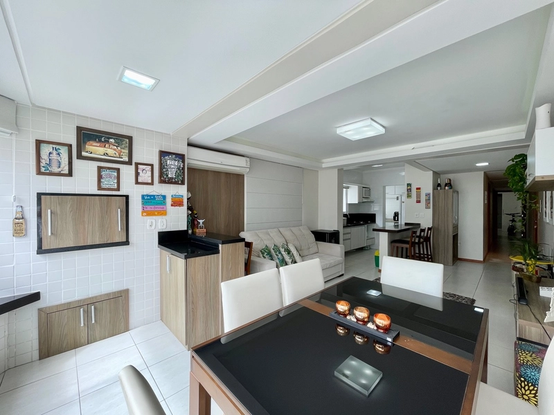 Amplo apartamento junto a praça flavio boianosvisk: 3ª foto da galeria de imagens do imóvel