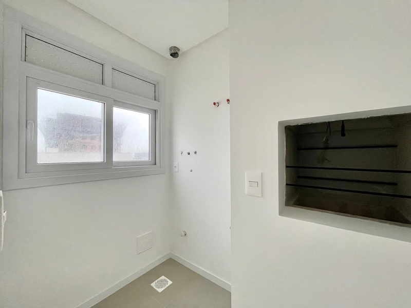 Oportunidade única no bairro mais valorizado de capão.: 3ª foto da galeria de imagens do imóvel