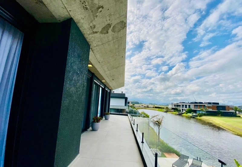 SOBRADO BELÍSSIMO NAS MARGENS DO LAGO: 23ª foto da galeria de imagens do imóvel