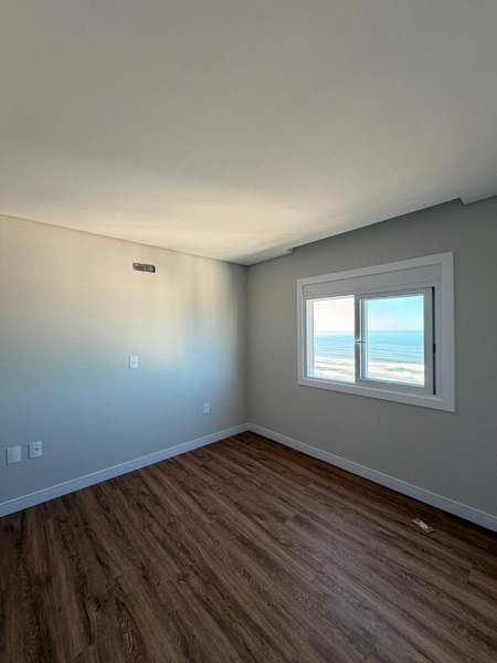 INCRIVEL APARTAMENTO COM VISTA MAR E SERRA!: 2ª foto da galeria de imagens do imóvel
