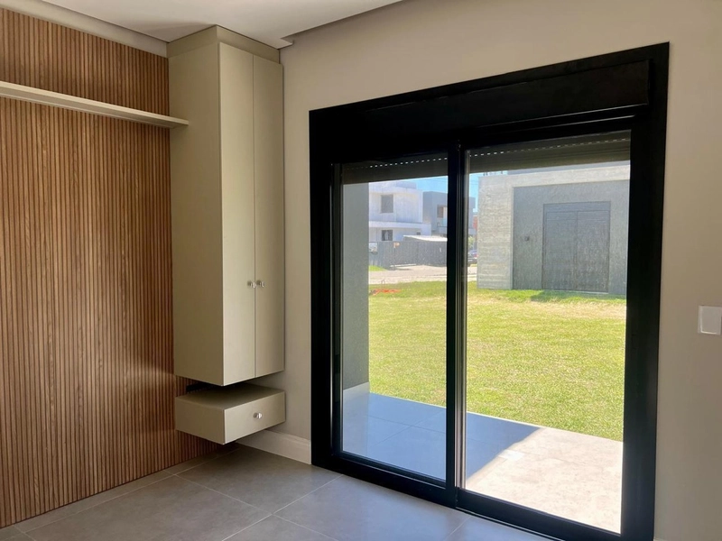 CASA COM VISTA PARA O LAGO NO CONDOMINIO SUNSET: 10ª foto da galeria de imagens do imóvel