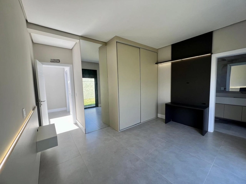 CASA COM VISTA PARA O LAGO NO CONDOMINIO SUNSET: 9ª foto da galeria de imagens do imóvel