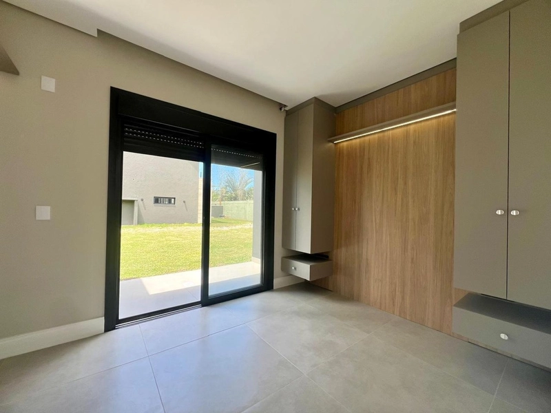 CASA COM VISTA PARA O LAGO NO CONDOMINIO SUNSET: 37ª foto da galeria de imagens do imóvel