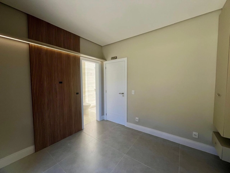 CASA COM VISTA PARA O LAGO NO CONDOMINIO SUNSET: 14ª foto da galeria de imagens do imóvel