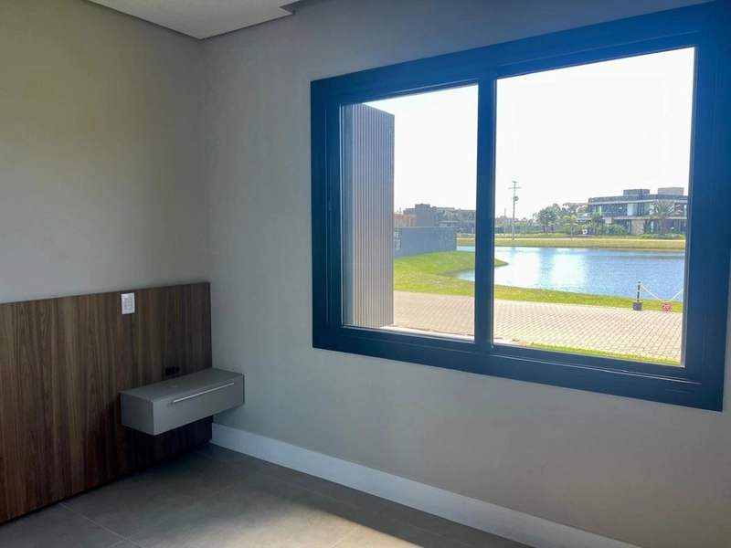 CASA COM VISTA PARA O LAGO NO CONDOMINIO SUNSET: 7ª foto da galeria de imagens do imóvel