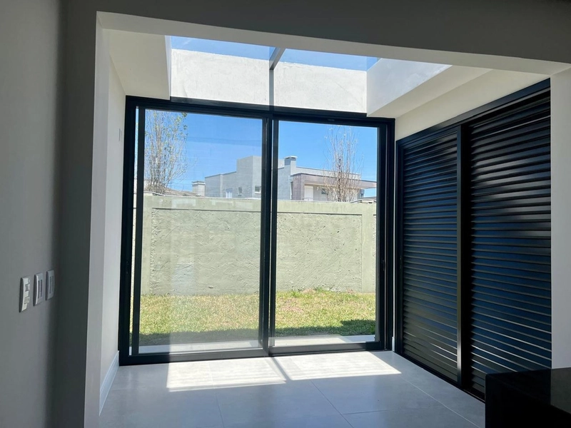 CASA COM VISTA PARA O LAGO NO CONDOMINIO SUNSET: 6ª foto da galeria de imagens do imóvel