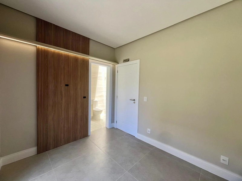 CASA COM VISTA PARA O LAGO NO CONDOMINIO SUNSET: 13ª foto da galeria de imagens do imóvel