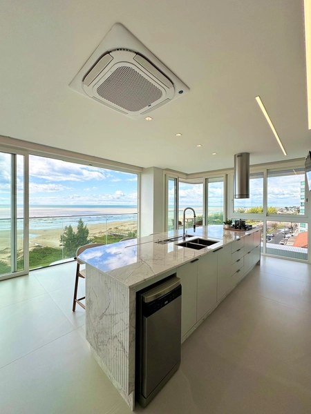 APARTAMENTO COM VISTA FANTÁSTICA PARA O MAR: 9ª foto da galeria de imagens do imóvel