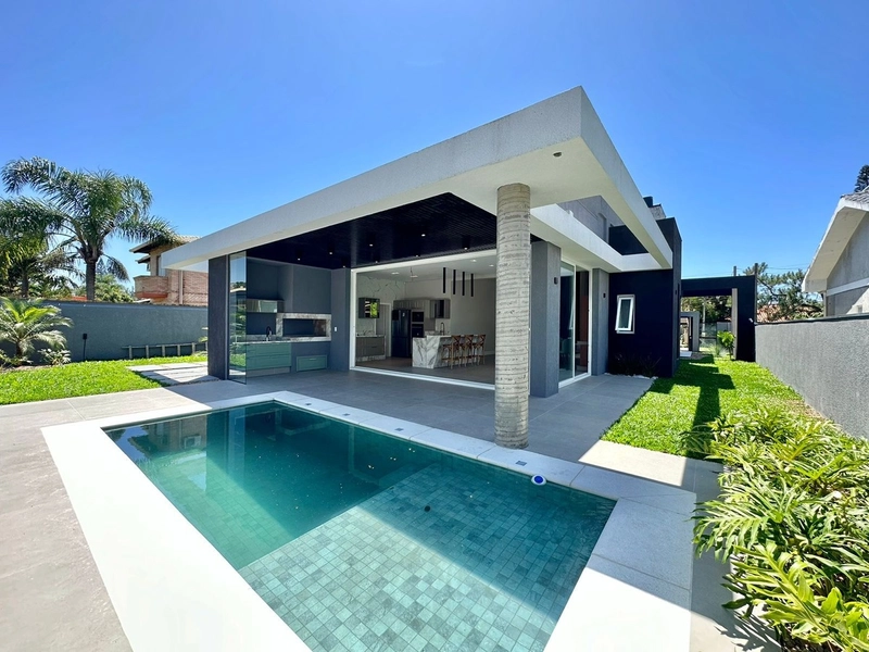 LINDA MANSÃO COM PISCINA E PÁTIO AMPLO: 2ª foto da galeria de imagens do imóvel