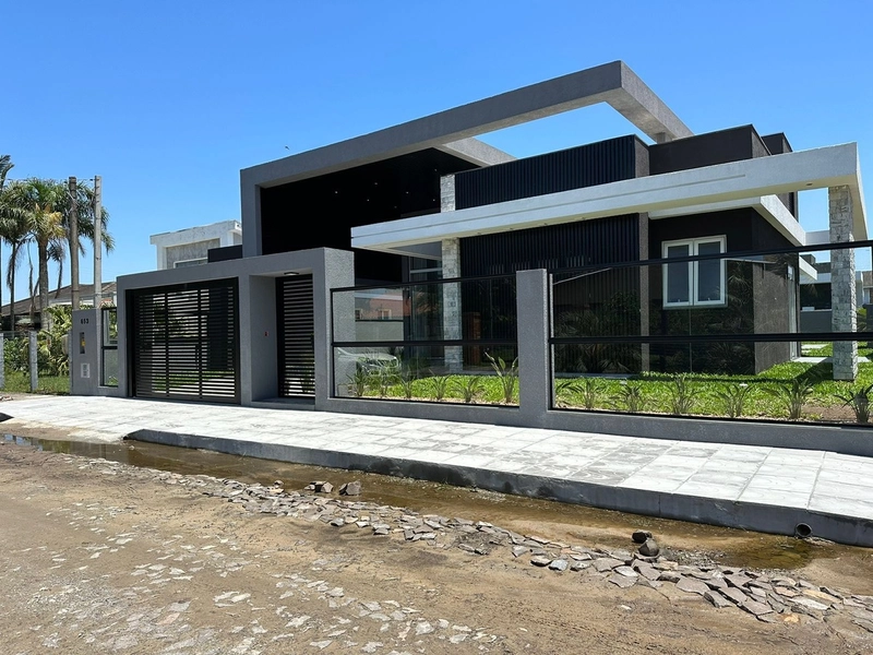LINDA MANSÃO COM PISCINA E PÁTIO AMPLO: 1ª foto da galeria de imagens do imóvel