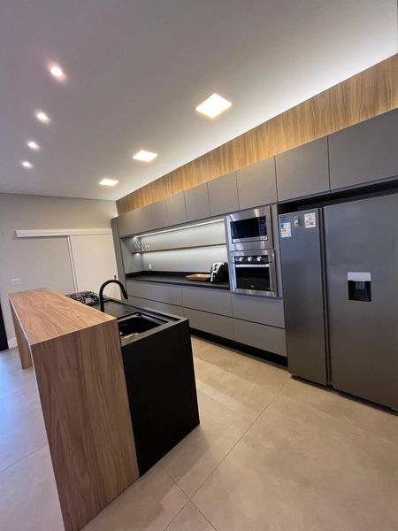 CASA COM PISCINA: 4ª foto da galeria de imagens do imóvel