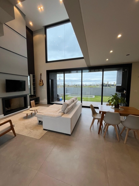 CASA COM PISCINA: 25ª foto da galeria de imagens do imóvel