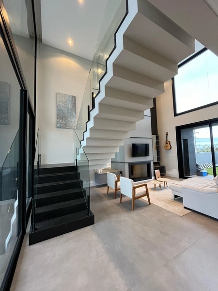 CASA COM PISCINA: 5ª foto da galeria de imagens do imóvel