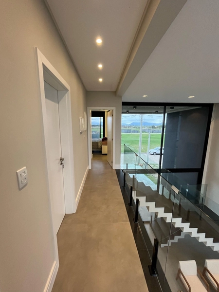 CASA COM PISCINA: 23ª foto da galeria de imagens do imóvel
