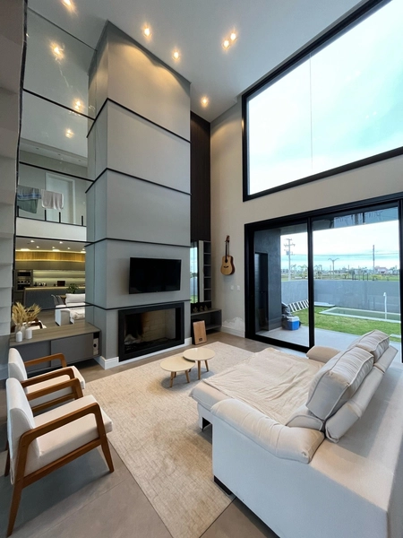 CASA COM PISCINA: 8ª foto da galeria de imagens do imóvel