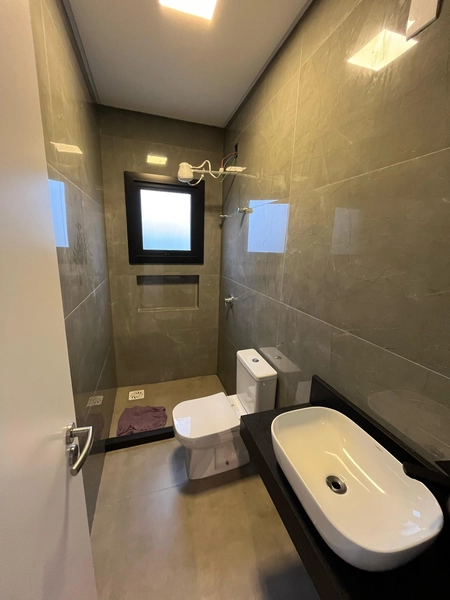 CASA COM PISCINA: 34ª foto da galeria de imagens do imóvel