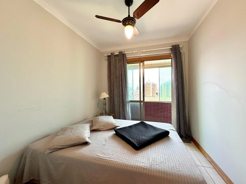 APARTAMENTO À VENDA  COM VISTA ETERNA PARA MAR E PRAÇA - RARIDADE: 20ª foto da galeria de imagens do imóvel