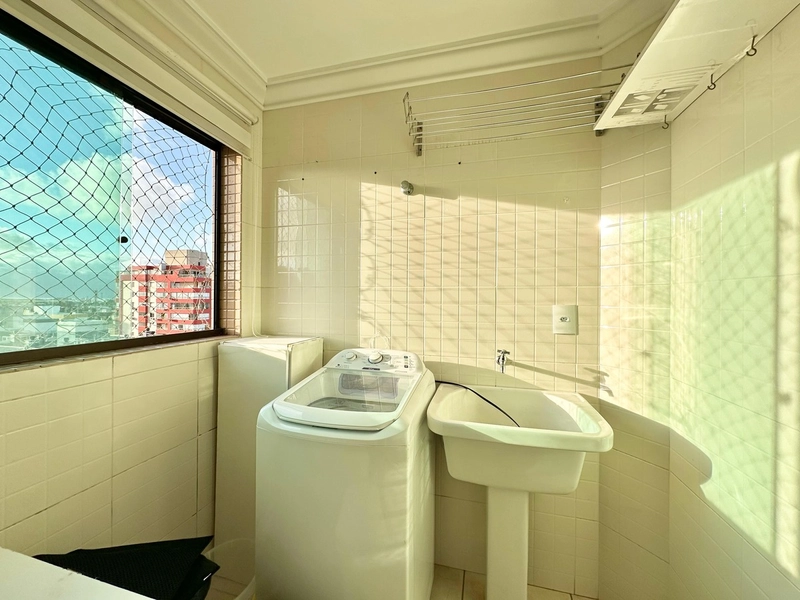APARTAMENTO À VENDA  COM VISTA ETERNA PARA MAR E PRAÇA - RARIDADE: 14ª foto da galeria de imagens do imóvel