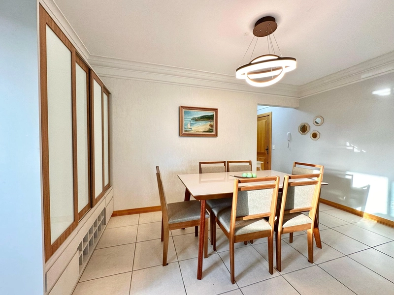 APARTAMENTO À VENDA  COM VISTA ETERNA PARA MAR E PRAÇA - RARIDADE: 9ª foto da galeria de imagens do imóvel
